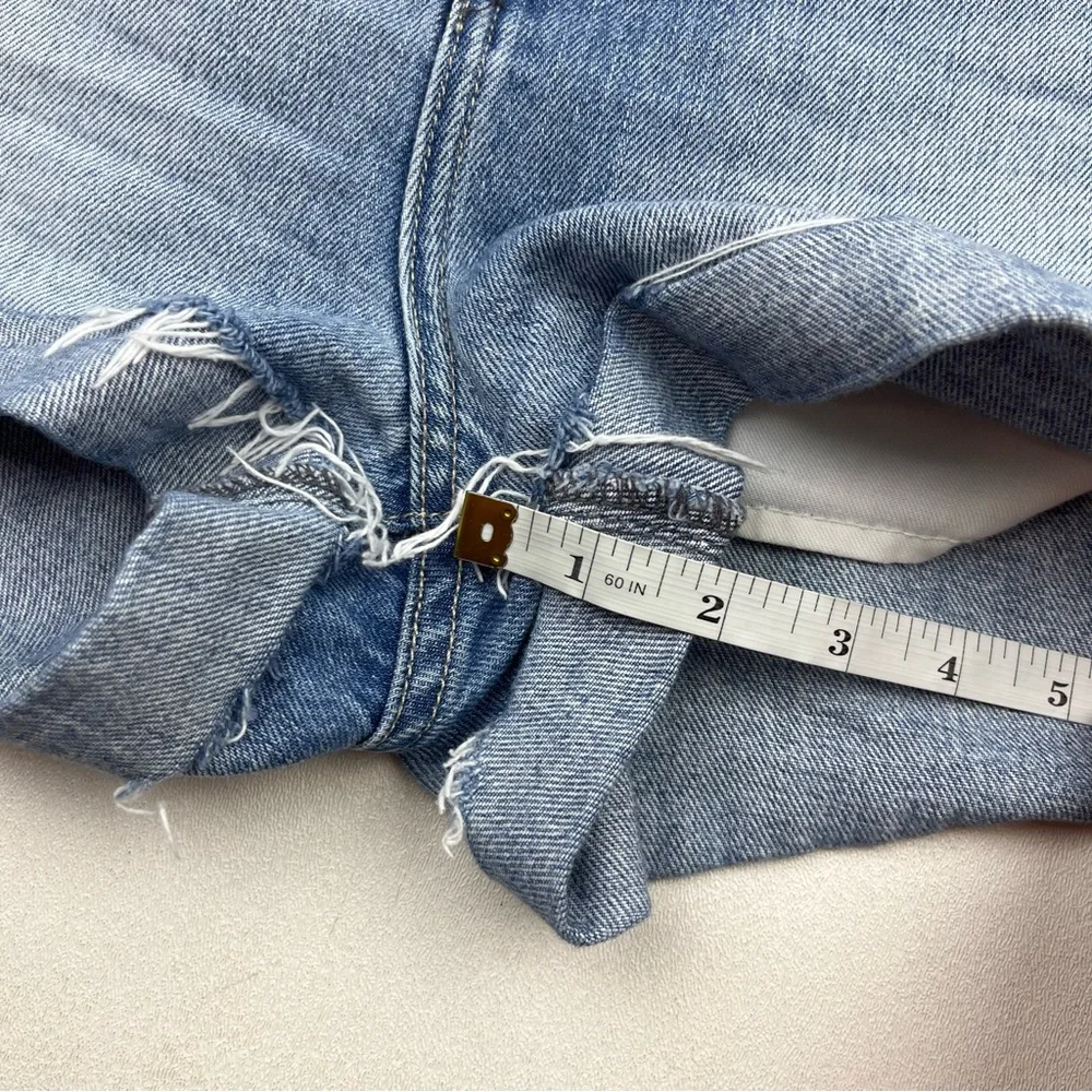 L'AGENCE's high-rise Jazz denim shorts - Picture 6 of 9